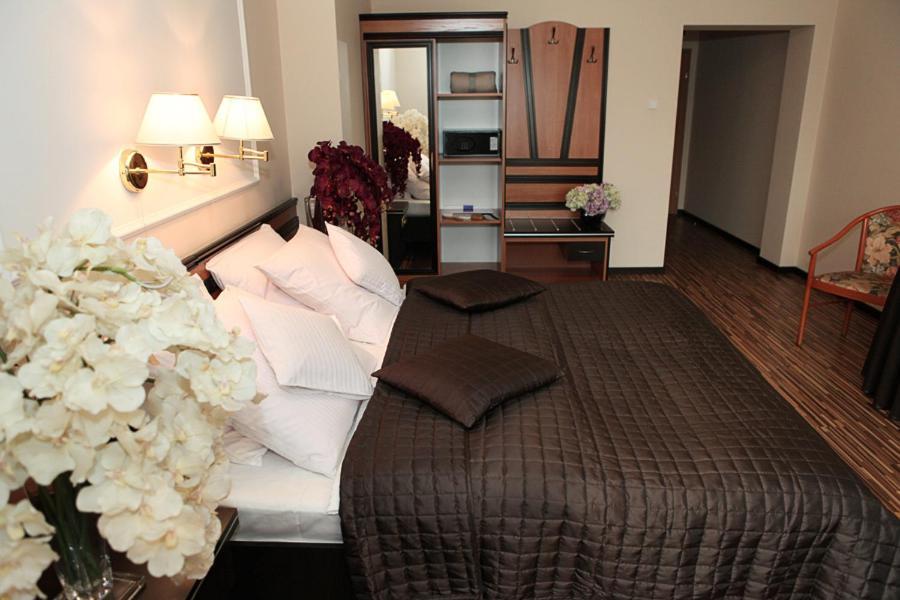 Wzgorze Toskanii Conferences & Restaurant Przeźmierowo Chambre photo